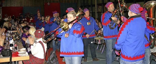 Der Musikverein Schluchsee sorgte mit Narrenmusik fr Stimmung im Saal.   | Foto: Hans-Jochen Kpper