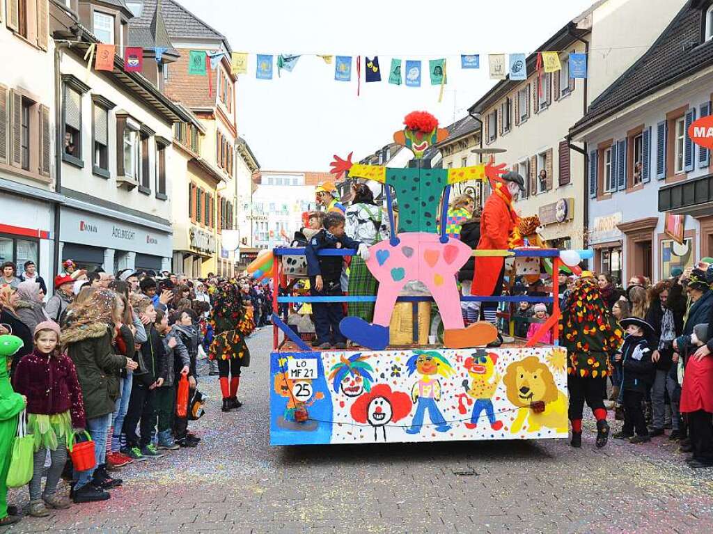 Bunt, tierisch und einfallsreich: In Schopfheim ging es am Fastnachtssonntag frhlich zu. Und die Besucher hatten ihre helle Freude.