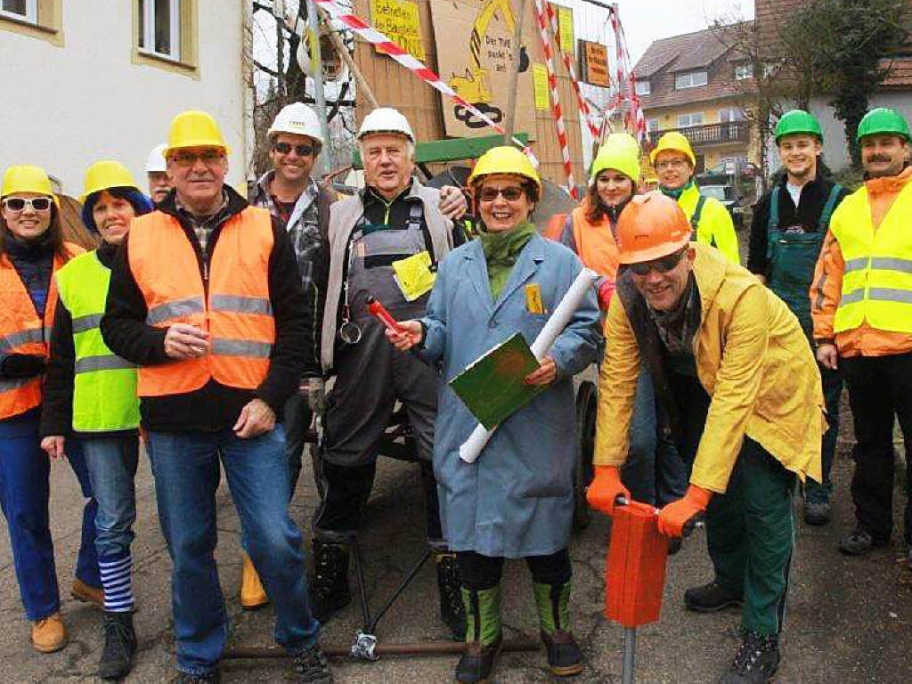 Nrrisches Treiben beim Ebringer Umzug