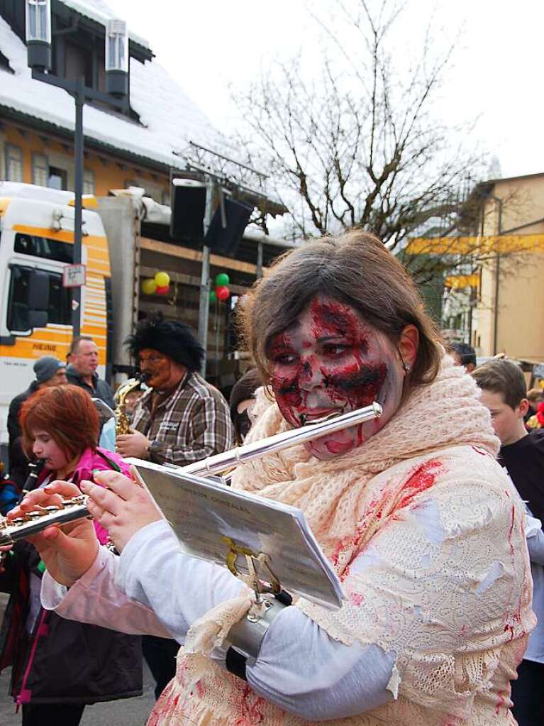 Die Blumegger Zombies kamen schaurig daher!