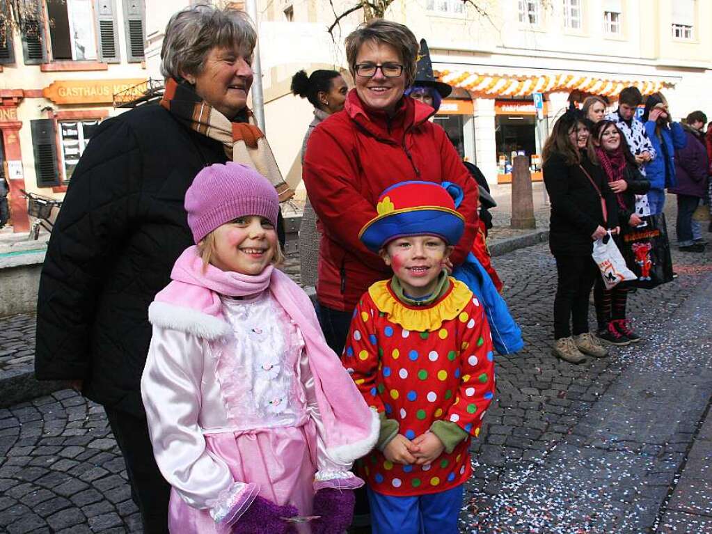 In der Innenstadt Schopfheims war am Rosenmontag beim Kinderumzug eine Menge geboten.