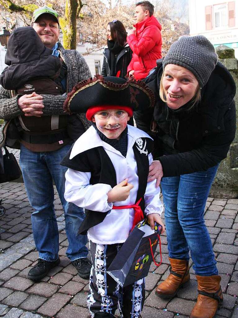 In der Innenstadt Schopfheims war am Rosenmontag beim Kinderumzug eine Menge geboten.