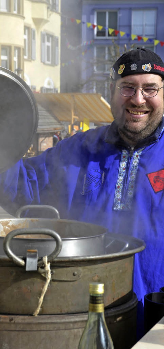 Hungrig bleiben musste auf dem Narrenm... Flammkuchen ber die Theke reichte.    | Foto: Barbara Schmidt