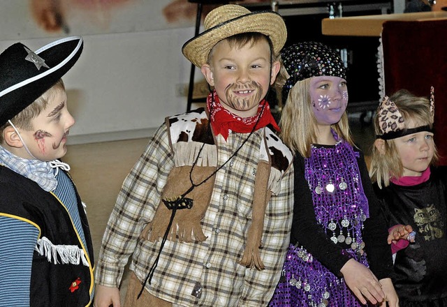 Cowboys sind immer in &#8211; auch beim Kinderball in Hnner.  | Foto: Brigitte Chymo