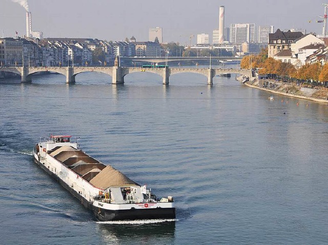 Auf dem Rhein bei Basel kam es zu dem tdlichen Schiffsunglck.  | Foto: Daniel Gramespacher