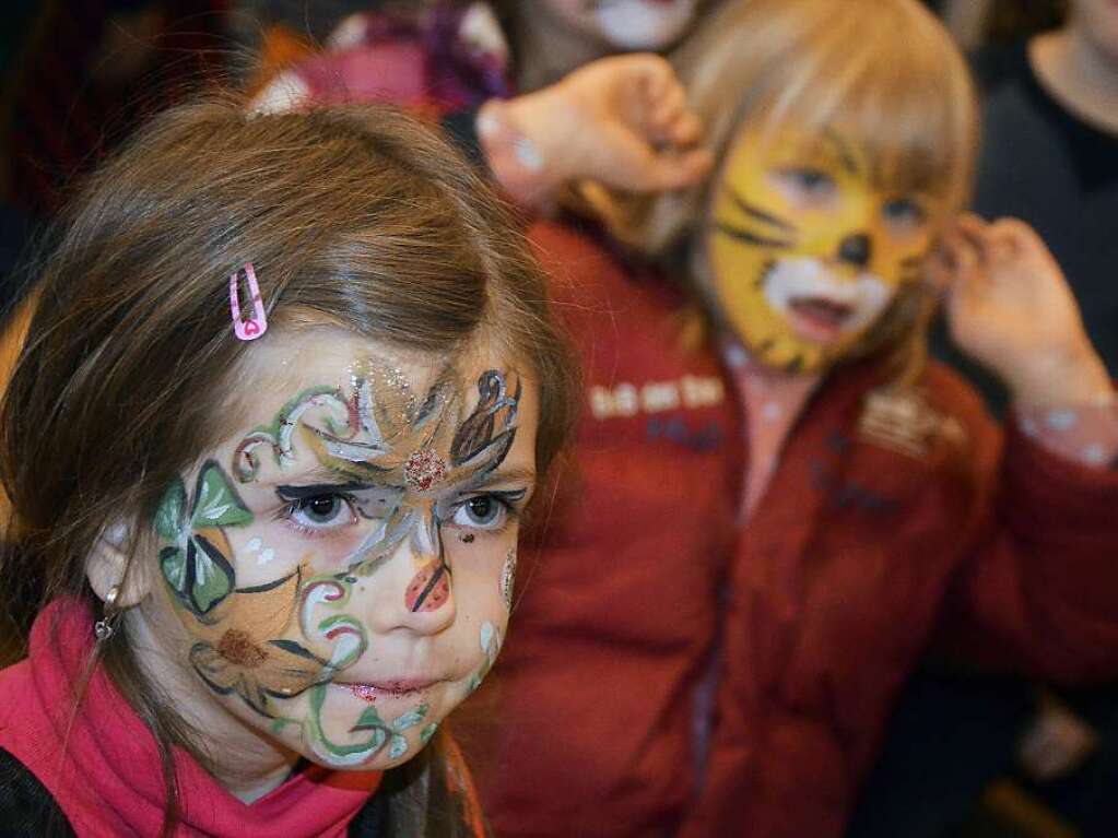 Hoch her ging es am Fasnachtsdienstag beim Kinderball im Kursaal. Zuvor gab es einen Kinderumzug durchs Stdtle