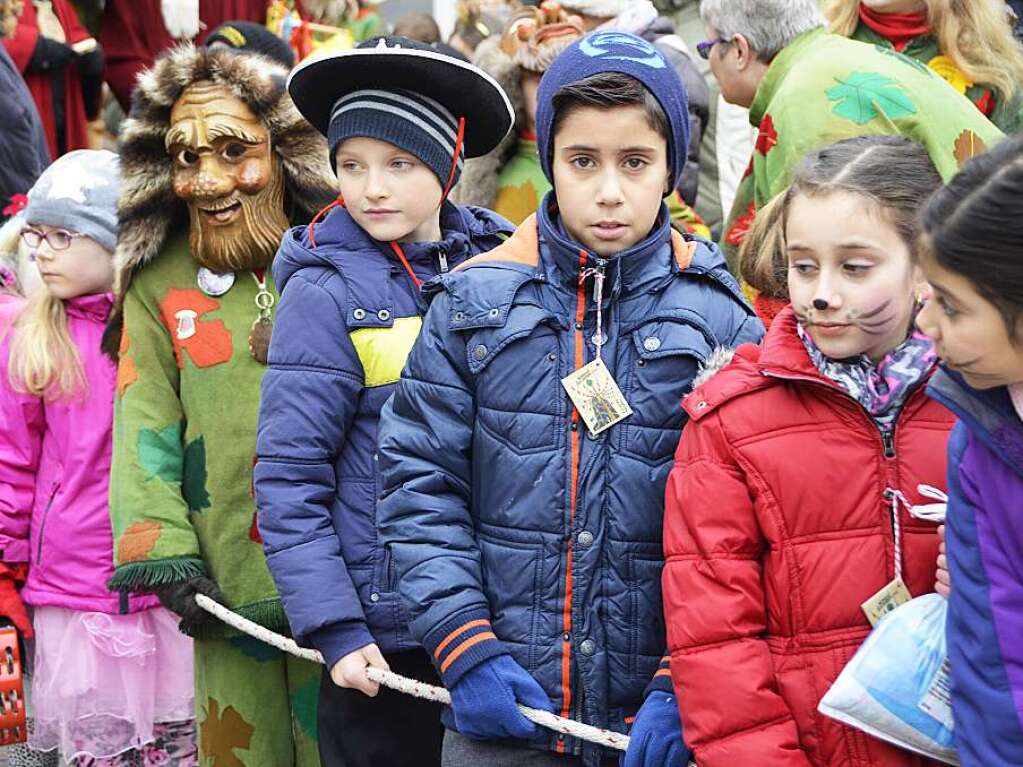 Hoch her ging es am Fasnachtsdienstag beim Kinderball im Kursaal. Zuvor gab es einen Kinderumzug durchs Stdtle