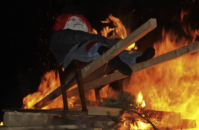 Ein heies Ende wurde dem Bg vor der  Flerhalle  in Wallbach bereitet.   | Foto: Gerd Leutenecker