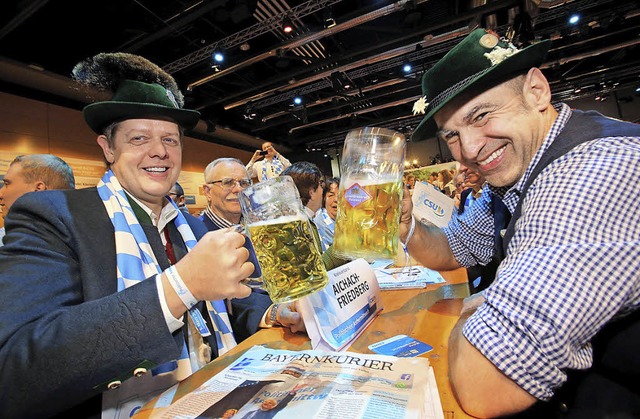 Bier gehrt zum Politischen  Aschermittwoch der CSU dazu.   | Foto: DPA