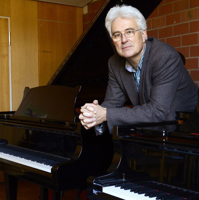 Musik ist seine Leidenschaft: Die Pianist Guido Heinke.   | Foto: Ingo Schneider