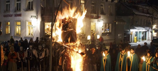 Die Fasnacht ist aus: Bei der Verbrenn...latz ging die nrrische zeit zu Ende.   | Foto: Wehrle