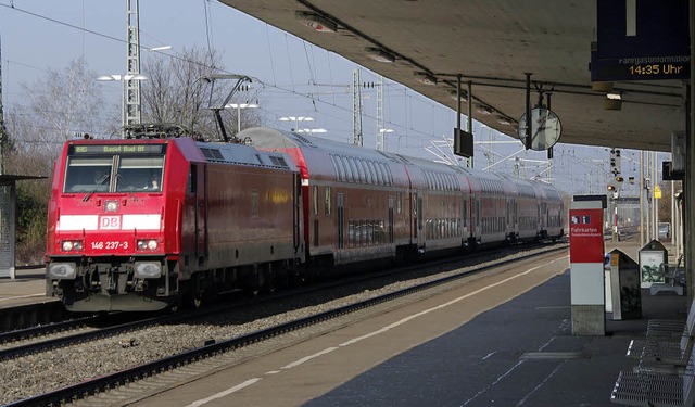 Mllheim hofft auf schnelle Zugverbind...reiburg und vor allem auch nach Basel.  | Foto: Martin Pfefferle