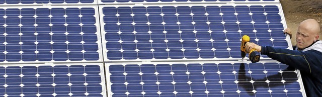 Solarmodule sollen auf Dachflchen der Murger Klranlage montiert werden.    | Foto: dpa
