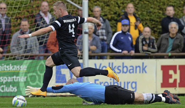 Fabian Sutter auf dem Weg zum Torerfol...prgend sein fr den FFC im Frhjahr.   | Foto: Seeger