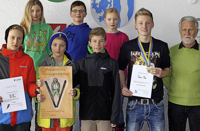 Diese Skiasse gingen als Sieger beim d...ev Schendel (vordere Reihe von links).  | Foto: Martha Weishaar