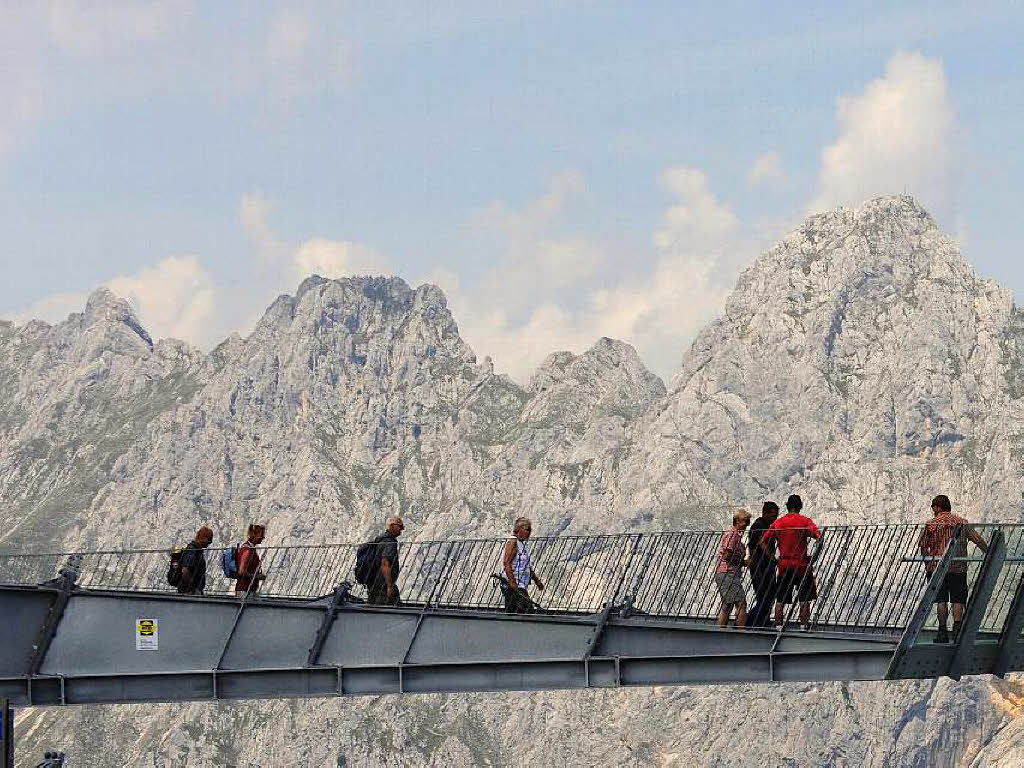 Alpspitze bei Garmisch: Die Aussichtsplattform Alpspix aus Stahl liegt ungefhr in 2080 Metern Hhe auf dem Osterfeldkopf.
