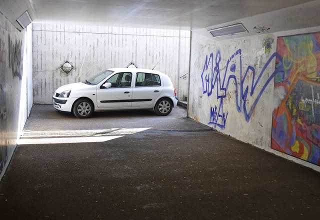 Eine Frau hatte die Fugngerunterfhr...ae mit einer Tiefgarage verwechselt.   | Foto: Sina Gesell