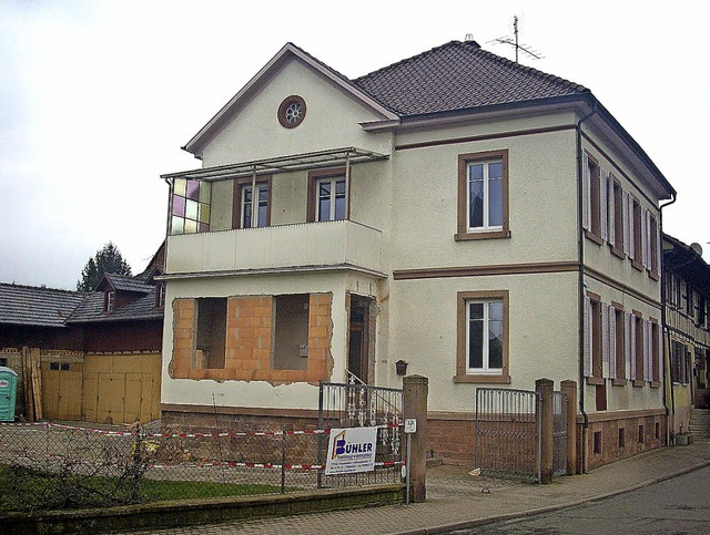 Baustelle Brgerzentrum, am 1. Mai soll es fertig sein.   | Foto: Irene Br