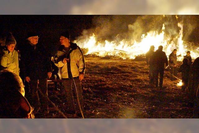 Lodernde Flammen am Lempisberg