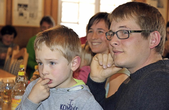 Bruder und Heimtrainer Philipp Riele ...in Falun. Am Ende war der Jubel gro.   | Foto: Joachim Hahne