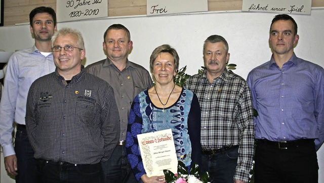 <Text>Ehrungen beim TuS Ottenheim (von...nd der Vorsitzende  Erik Weide </Text>  | Foto: Martin Frenk