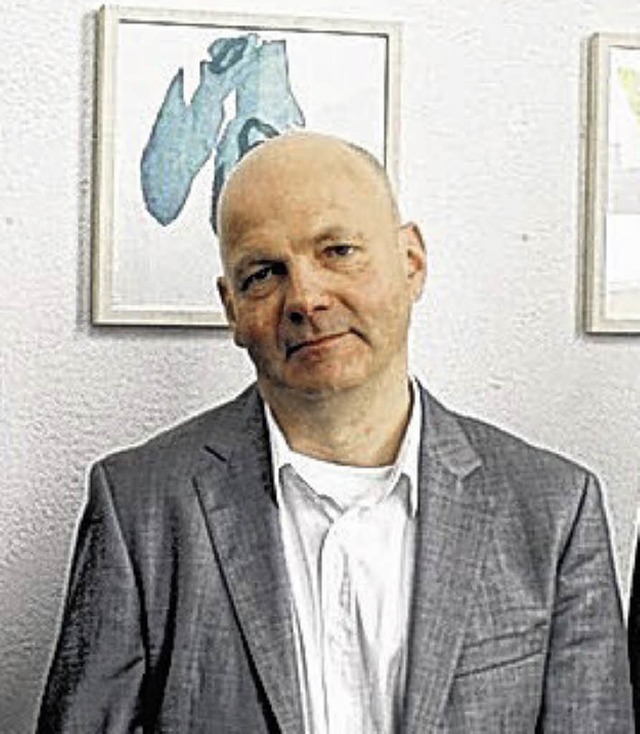 Knstler Rolf Kilian bei der Vernissag...Ausstellung in der Galerie im Turm.     | Foto: Horst Fischer