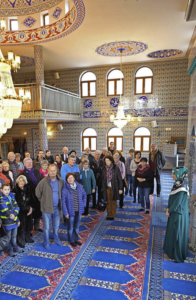 Auf viel Interesse stie die Fhrung durch die Moschee.   | Foto: Fotos: Faruk nver