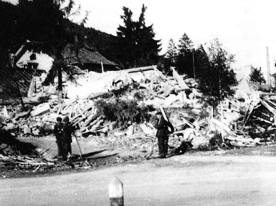 <ppp> und nach dem Fliegerangriff am 30. September 1944. </ppp>  | Foto: privat