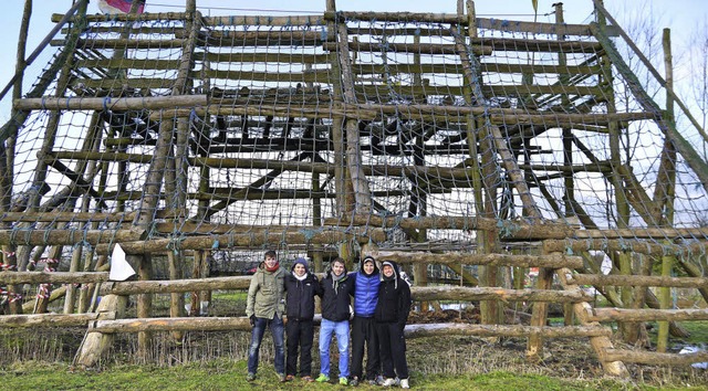 Winzig wirken die Teilnehmer  gegen die Hindernisse, die es  zu berwinden galt.  | Foto: Jrg Schimanski