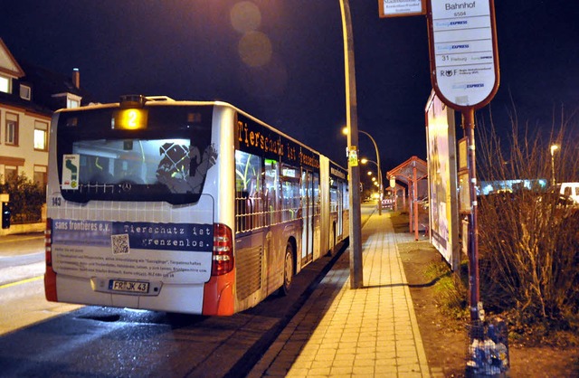 Nachts mit dem Bus unterwegs &#8211;  das kostet je nach Reiseziel viel Zeit.   | Foto: julius steckmeister