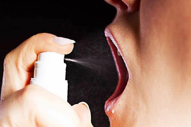 Schlechter Atem: Was gegen Mundgeruch hilft