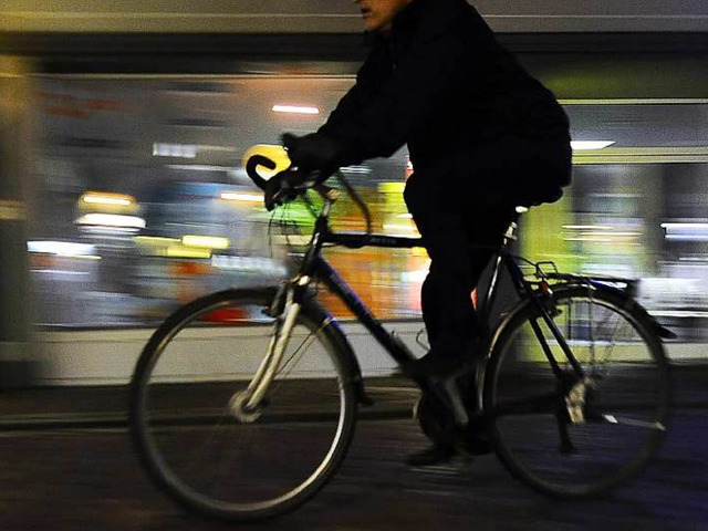 Bei 27 Kontrollen erwischte der Gemein...23 Radler ohne Licht oder Lichtanlage. | Foto: Ingo Schneider Bei 27 Kontrollen erwischte der Gemein...23 Radler ohne Licht oder Lichtanlage. | Foto: Ingo Schneider