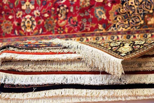 Teppichverkufer beklauen Seniorin