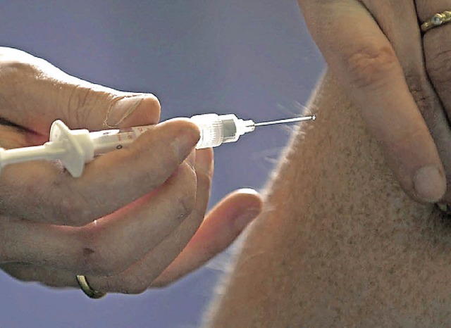 Gegen Masern braucht es zwei Impfungen.   | Foto: dpa