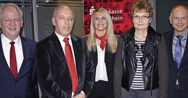 Generationswechsel: Heinz Rombach (lin...r wurde als Regionalleiterin begrt.   | Foto: Gerd Leutenecker