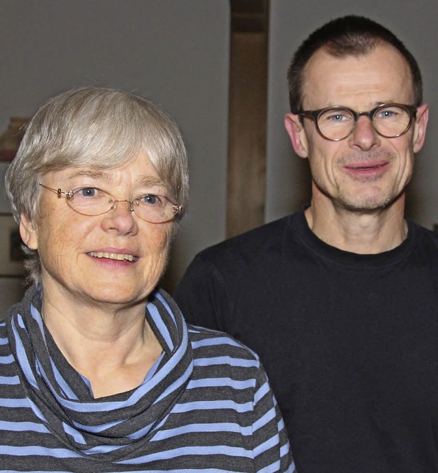 Anita Klein (links) ist neue Schriftf...pielt seit 35 Jahren im Orchester mit.  | Foto: akh