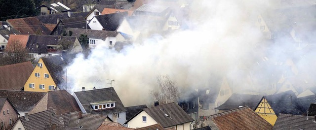 Der Brand in Ehrenstettens Ortsmitte  ...nkirchen und   aus  den Nachbarorten.   | Foto: Gallien/Privat