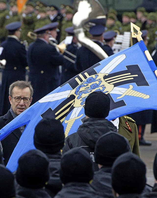 Prsident Toomas Hendrik Ilves bei einer Truppenparade   | Foto: AFP