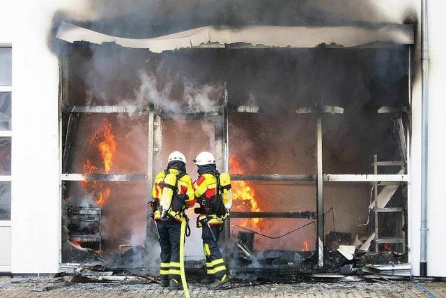 Brand im Autohaus Golz