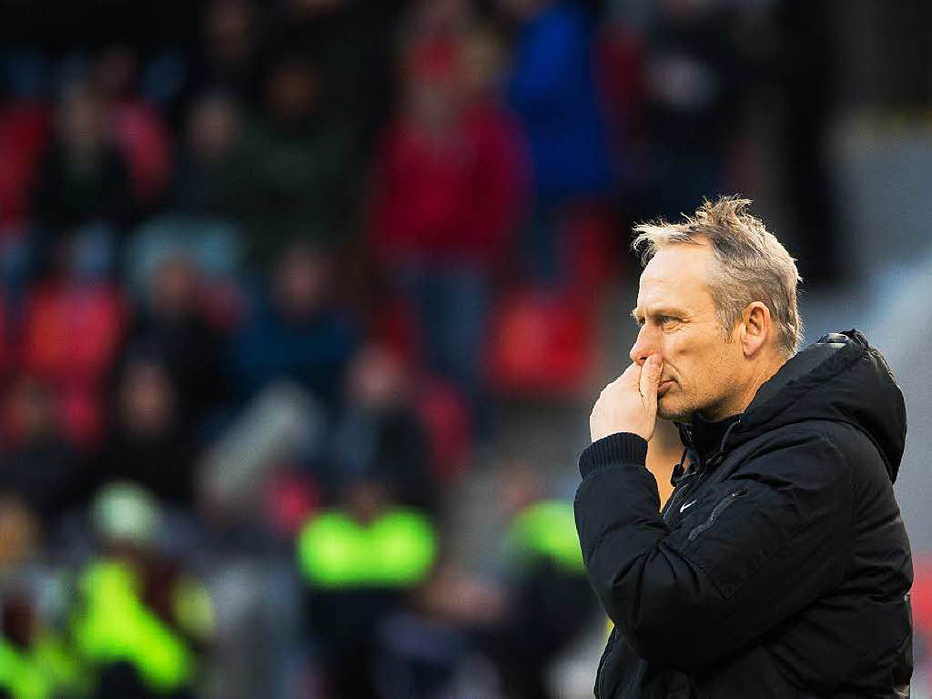 Aussichtslos unterlegen war der SC Freiburg in Leverkusen, 0:1 hie es am Ende durch das Tor von Simon Rolfes.