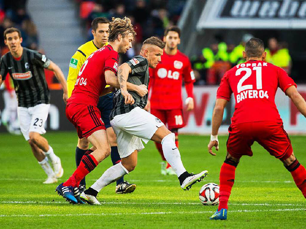 Aussichtslos unterlegen war der SC Freiburg in Leverkusen, 0:1 hie es am Ende durch das Tor von Simon Rolfes.