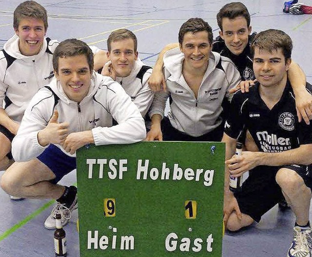Freude bei den jungen Spielern der TTS...gen gelang ihnen der erste Saisonsieg.  | Foto:  Verein