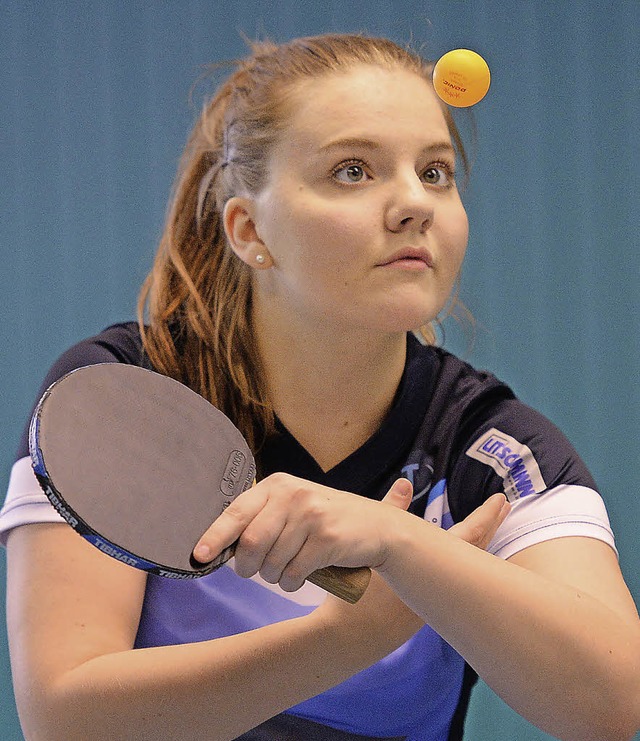 Anna Lasarzick hat den Ball fest im Bl... Seidel-Fischer im Doppel erfolgreich.  | Foto: Patrick Seeger