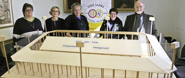 Stolz prsentierten die Leiter des Fr...rlotte Schubnell und Gerold Eichhorn.   | Foto: Bastian Henning