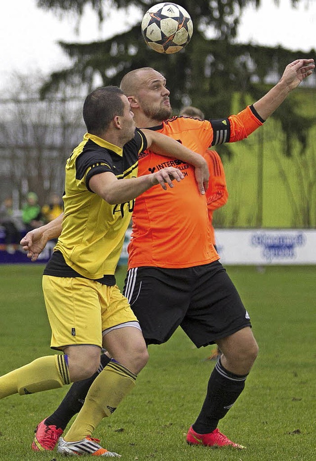 Schaffen Sergej Triller und der FV Lr...im) den Aufstieg in die Verbandsliga?   | Foto: Daniel Fleig