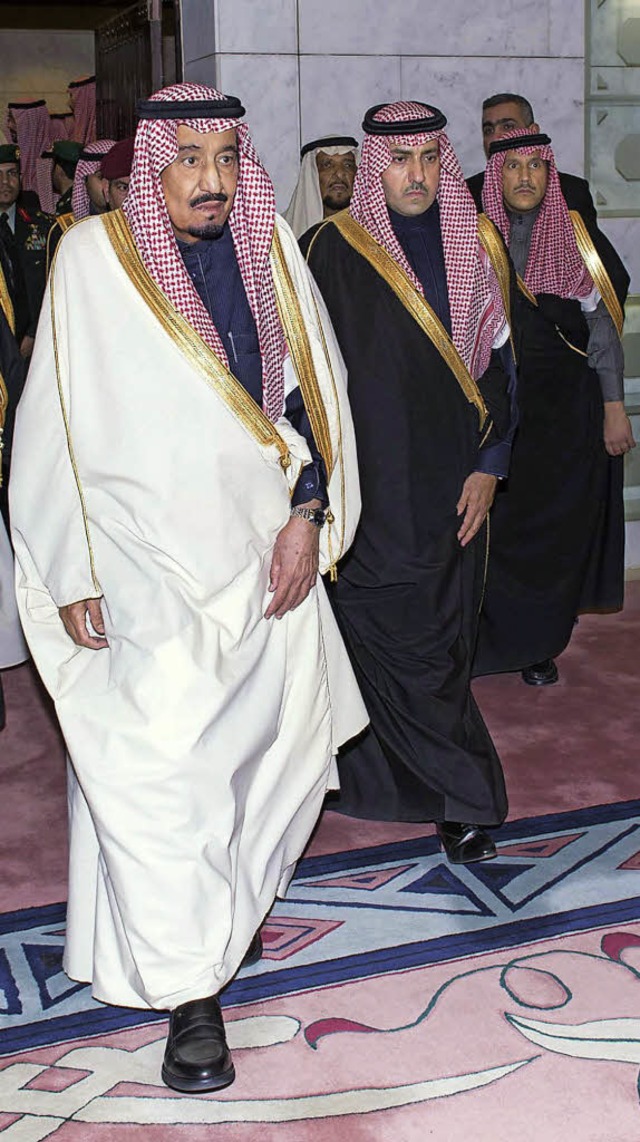 Der neue Knig Salman (links) und seine Entourage  | Foto: DPA