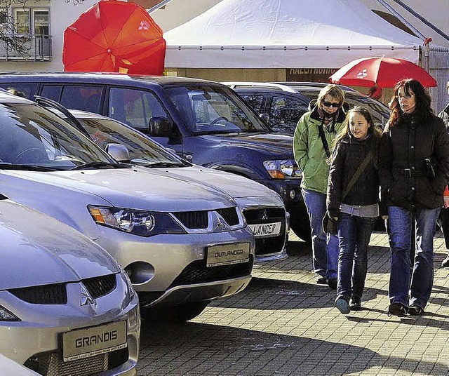 Die Autoschau gilt als Frhjahrserffnung &#8211; wenn das Wetter passt.   | Foto: Archivfoto: Wolfgang Knstle