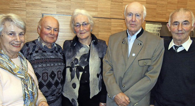 Die Sektion Hochrhein im DAV ehrte die...e Norbert Nothhelfer und Erich Keser.   | Foto: Ernst Brugger