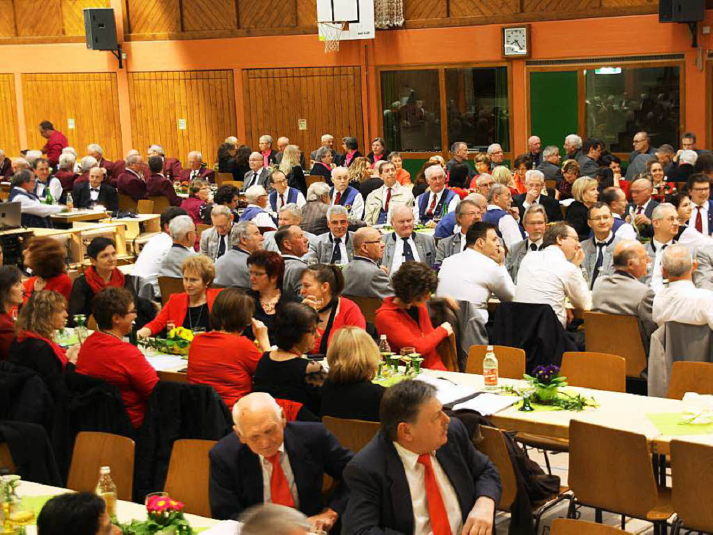Gut gefllt - auch dank der vielen teilnehmenden Chre - war die Silberberghalle in Bahlingen am Wochenende.