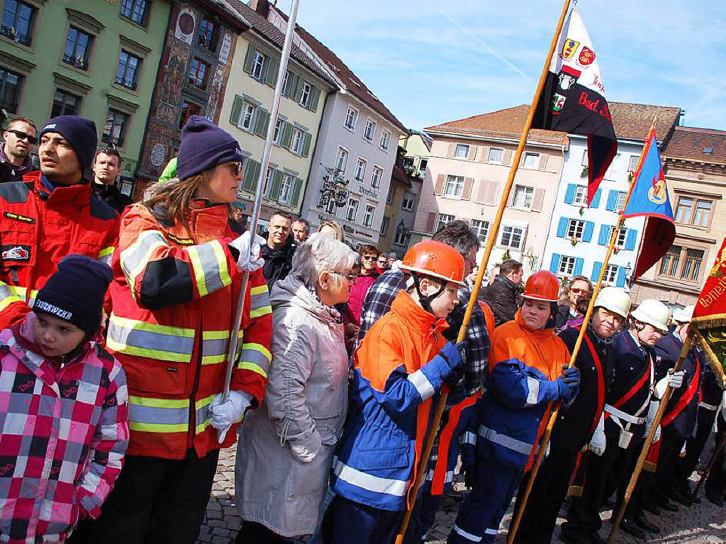 Zu Hunderten sumten die Zuschauer am Sonntag bei herrlichem Frhlingswetter die Straen in Bad Sckingen zur traditionsreichen Fridolinsprozession, die mit farbenprchtigen Trachtengruppen und Musikkapellen aufwartete.